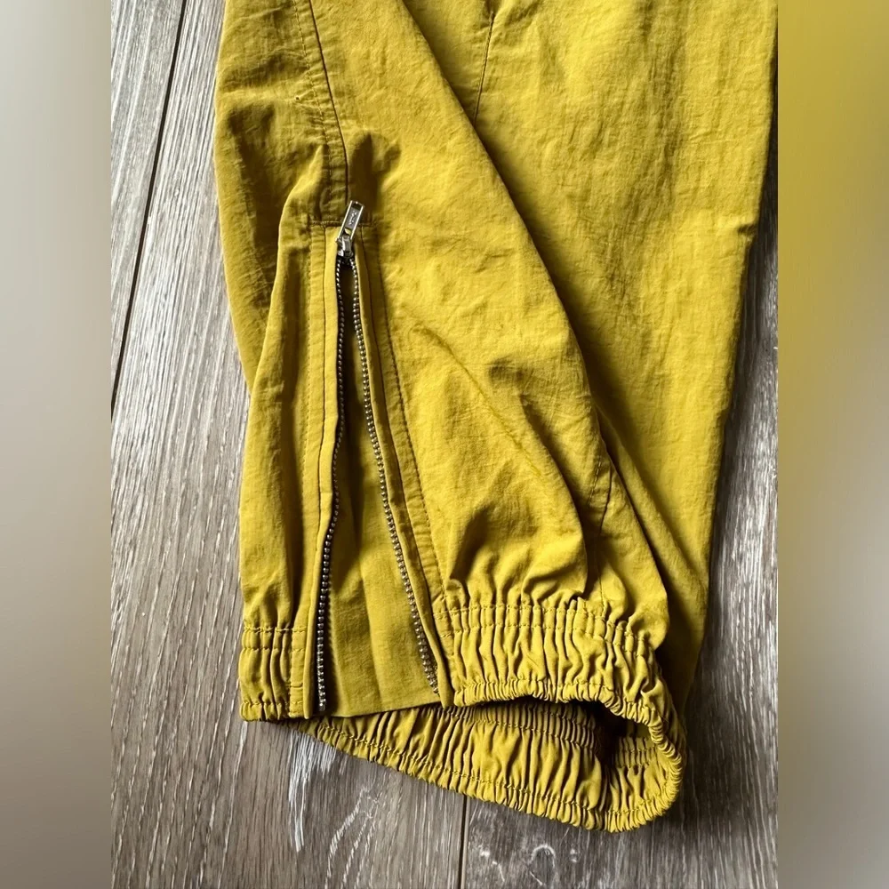 🛍️Quick Dry Jogger pants with zipper ankle & elastic Size Small excellent. - Picture 3 of 10